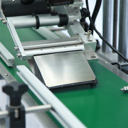 Automatic Flat Labeling Machine With Coding